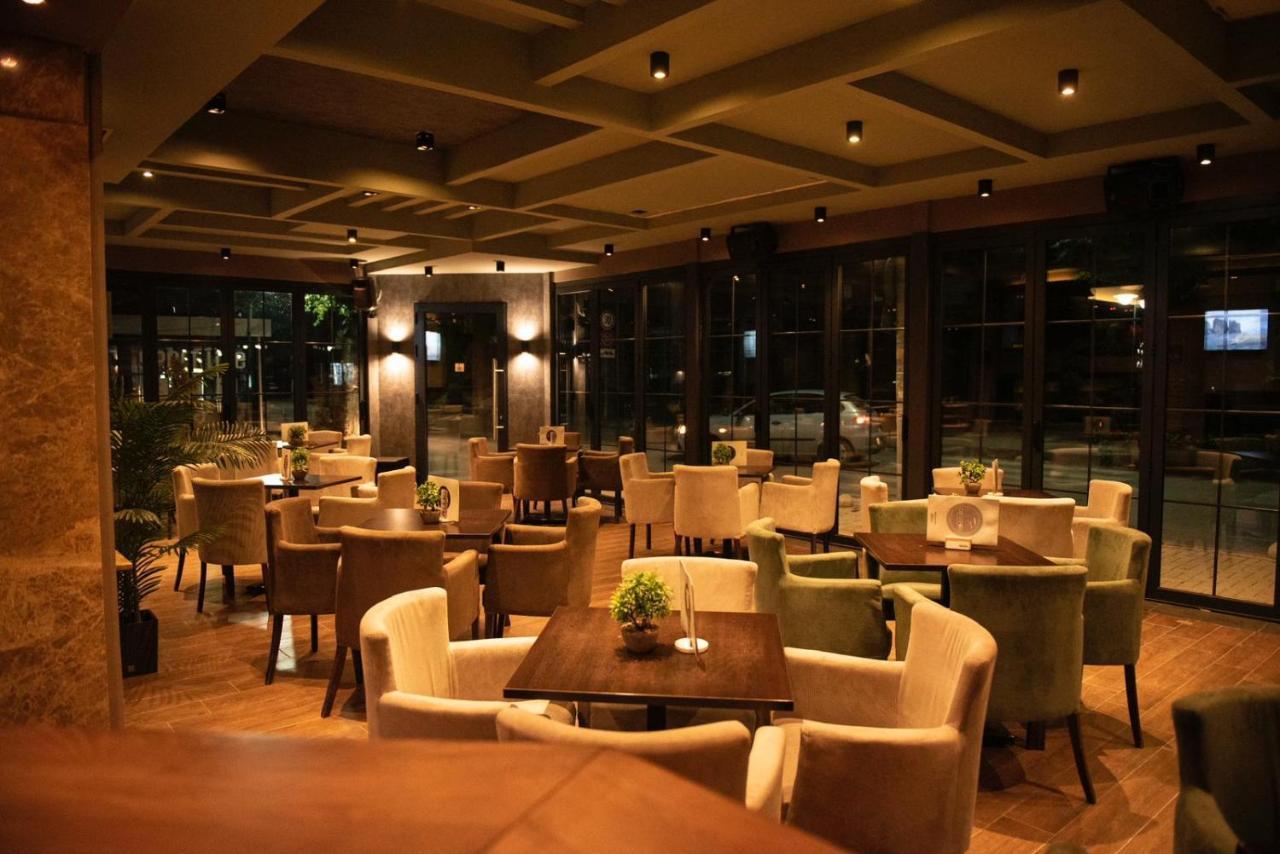 Griffon Bar Food Apartments Струга Екстериор снимка