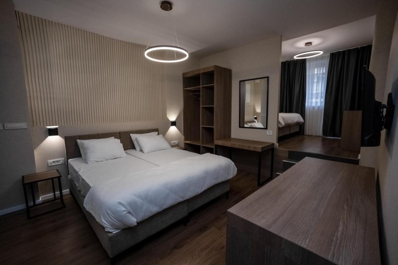 Griffon Bar Food Apartments Струга Екстериор снимка