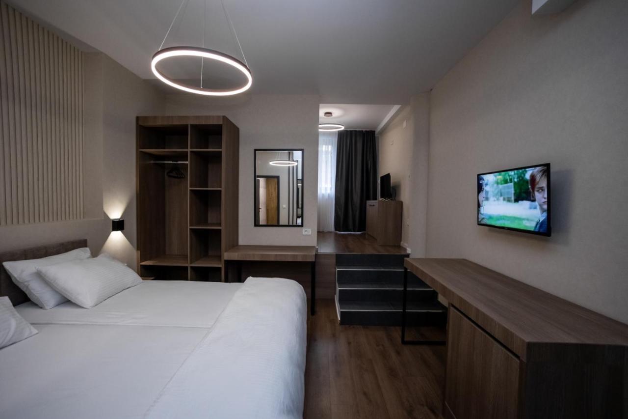 Griffon Bar Food Apartments Струга Екстериор снимка